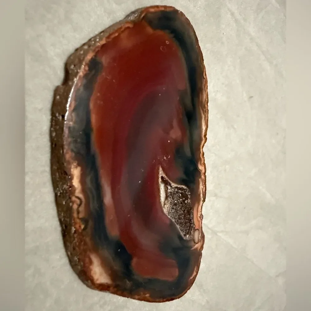 Polished Agate Slice – Natural Crystal Geode with Red & Black Bands